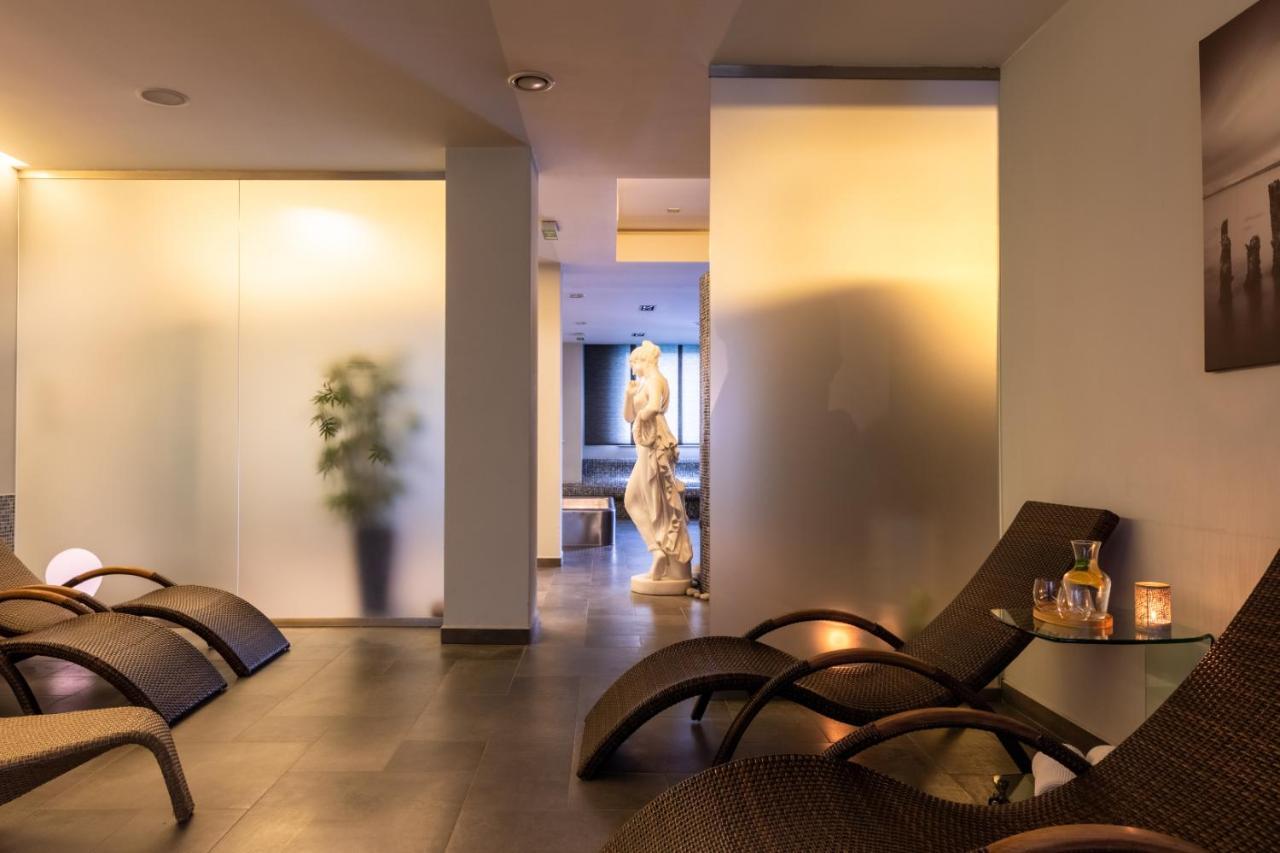 Hotel Abácie&Wellness Valašské Meziříčí Exterior foto